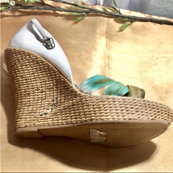 CHARLOTTE RUSSE SANDALS - Picture 6 of 8